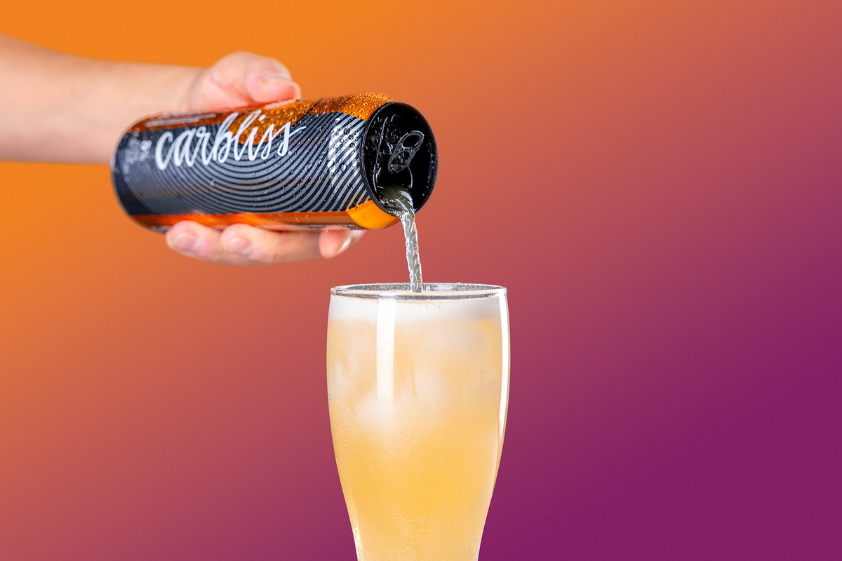 Carbliss Cocktails Mango pour